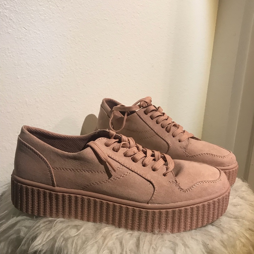 Coral sneaker platforms